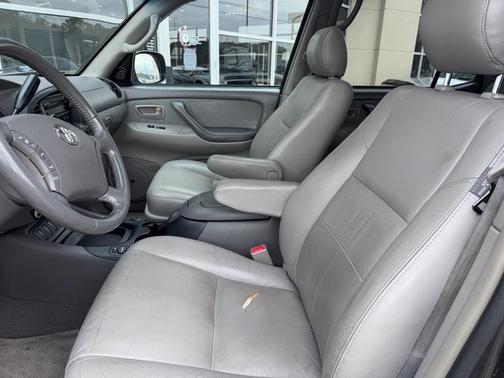 2005 Toyota Sequoia SR5