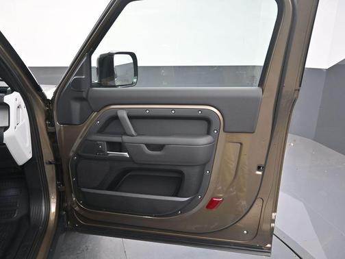 2025 Land Rover Defender P300 S