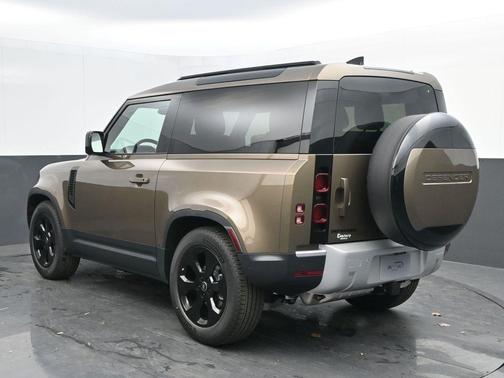 2025 Land Rover Defender P300 S