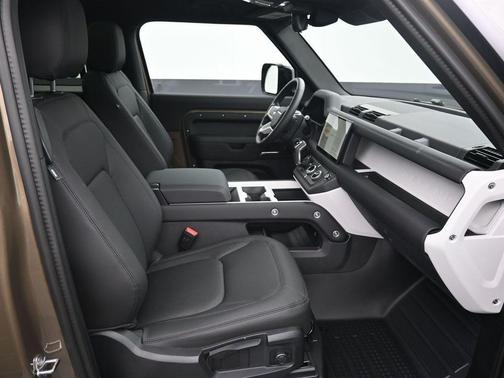 2025 Land Rover Defender P300 S