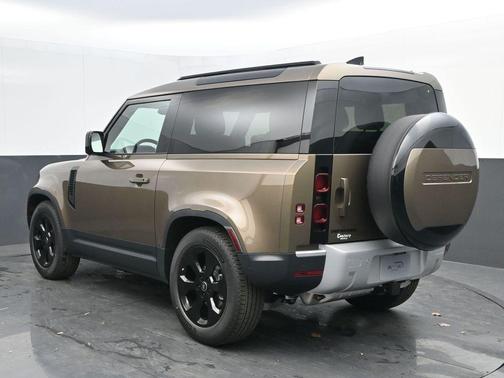 2025 Land Rover Defender P300 S