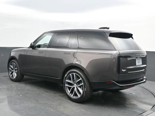 2025 Land Rover Range Rover P400 SE