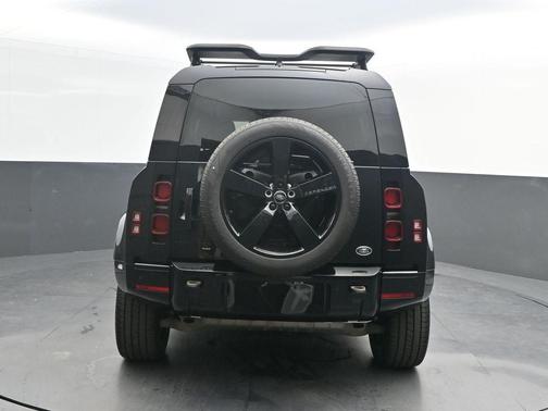 2023 Land Rover Defender 110 X-Dynamic SE