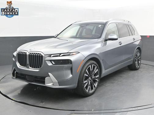 Skyscraper Gray Metallic 2024 BMW X7 xDrive40i