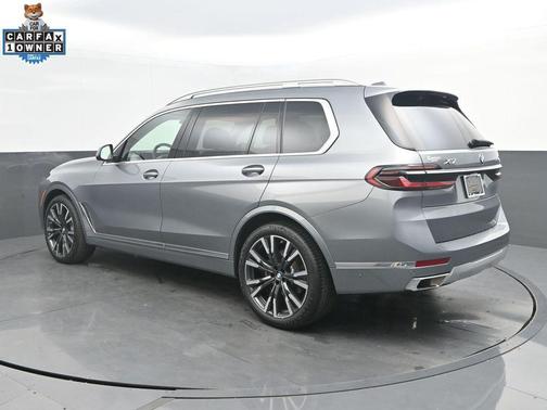 Skyscraper Gray Metallic 2024 BMW X7 xDrive40i