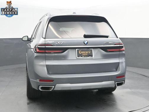 Skyscraper Gray Metallic 2024 BMW X7 xDrive40i
