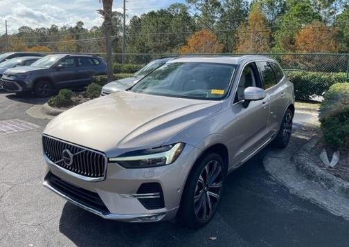 2023 Volvo XC60 B5 Ultimate Bright Theme