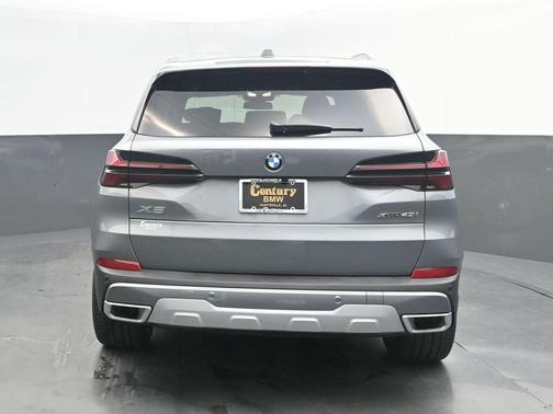 Gray Metallic 2026 BMW X5 xDrive40i