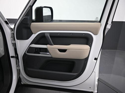 2021 Land Rover Defender 110 SE