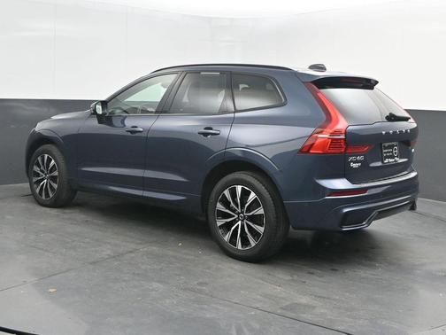 2023 Volvo XC60 B5 Plus Dark Theme