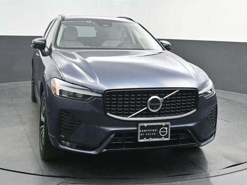 2023 Volvo XC60 B5 Plus Dark Theme