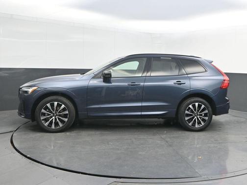 2023 Volvo XC60 B5 Plus Dark Theme