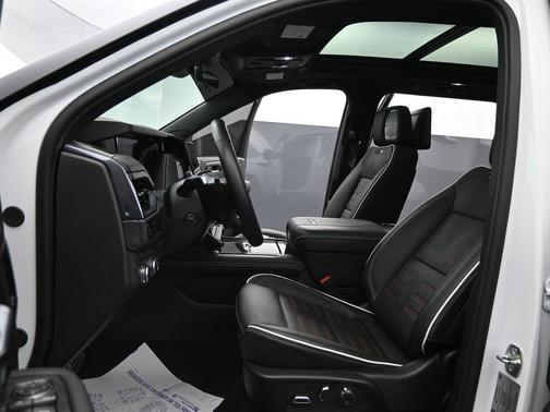 Summit White 2025 GMC Yukon AT4 Ultimate