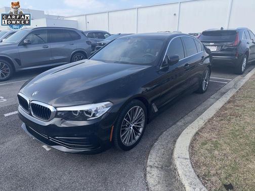 Black Sapphire Metallic 2019 BMW 540 i