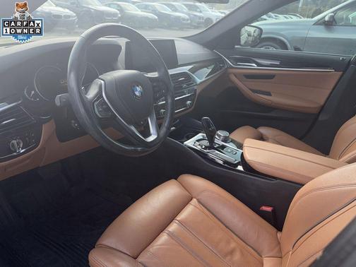 Black Sapphire Metallic 2019 BMW 540 i