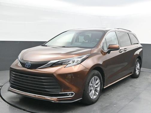 2022 Toyota Sienna XLE