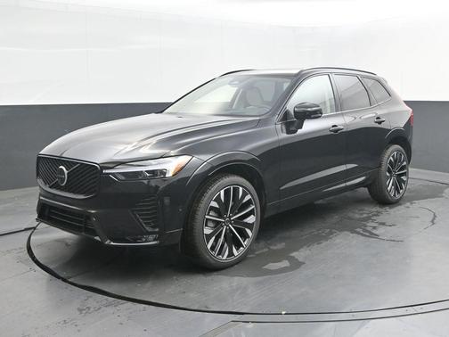 Onyx Black Metallic 2026 Volvo XC60 B5 Ultra