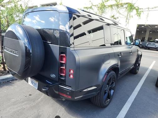 2023 Land Rover Defender X-Dynamic SE