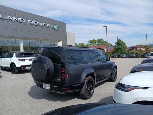 2023 Land Rover Defender X-Dynamic SE