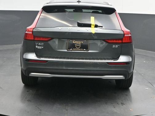 2026 Volvo V60 Cross Country B5 Plus