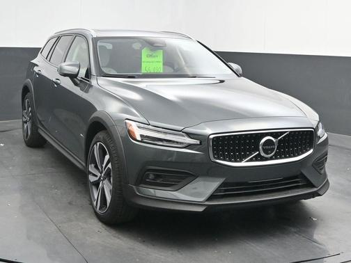 2026 Volvo V60 Cross Country B5 Plus