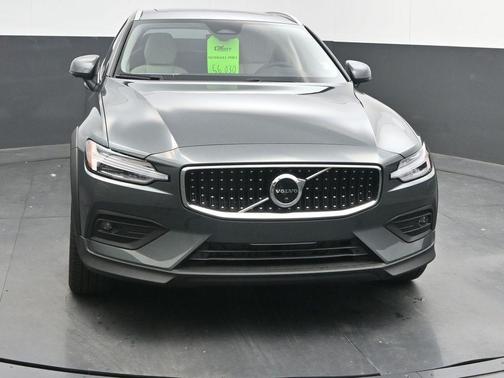 2026 Volvo V60 Cross Country B5 Plus