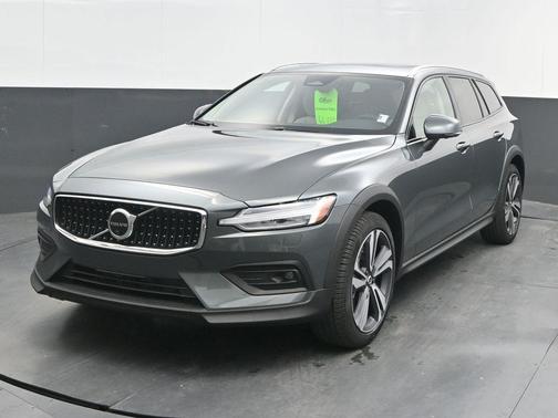 2026 Volvo V60 Cross Country B5 Plus