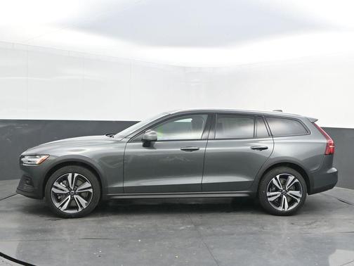 2026 Volvo V60 Cross Country B5 Plus