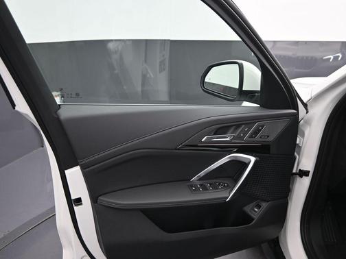 Alpine White 2026 BMW X1 xDrive28i