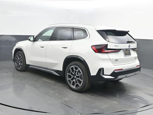 Alpine White 2026 BMW X1 xDrive28i