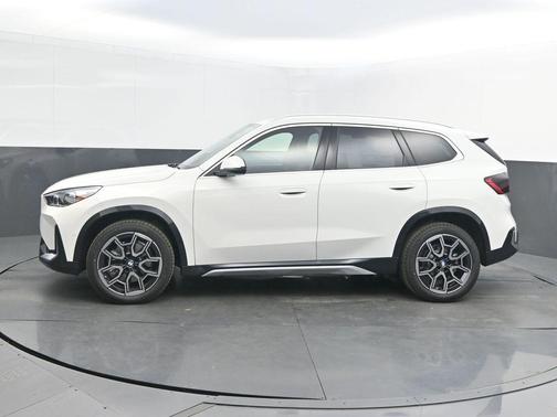 Alpine White 2026 BMW X1 xDrive28i