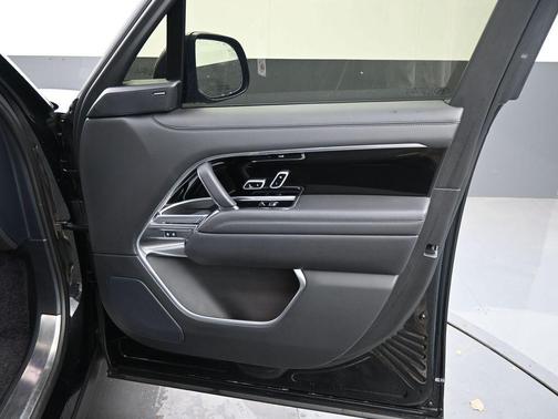 2023 Land Rover Range Rover P530 SE