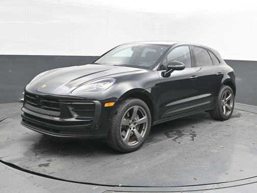2023 Porsche Macan Base (PDK)