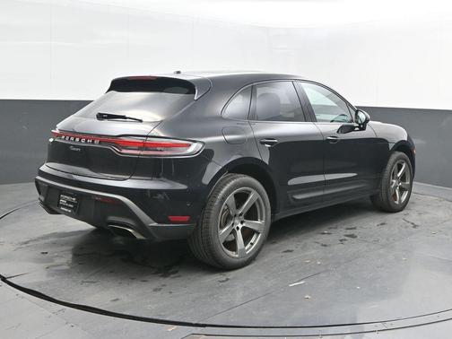 2023 Porsche Macan Base (PDK)