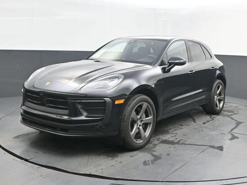2023 Porsche Macan Base (PDK)