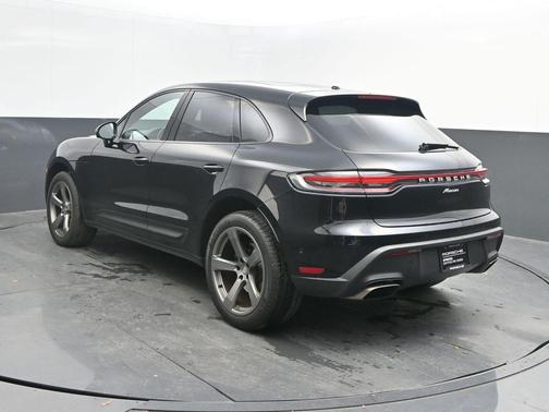 2023 Porsche Macan Base (PDK)