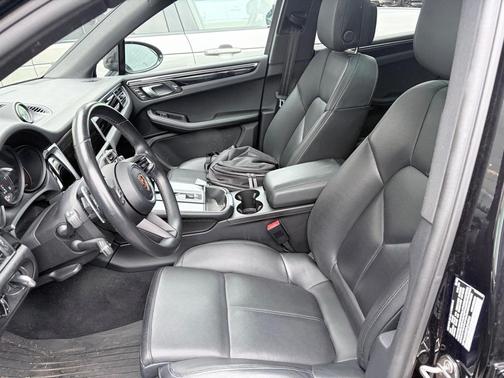 2023 Porsche Macan 