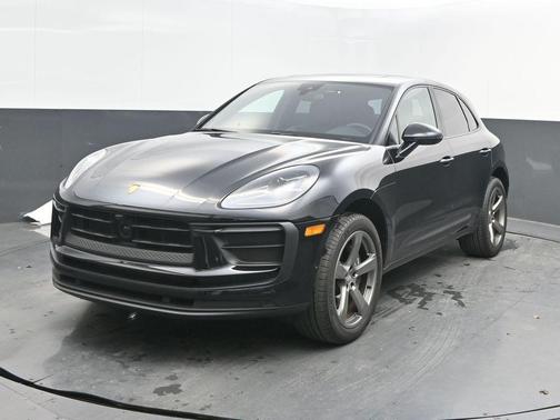 2023 Porsche Macan Base (PDK)