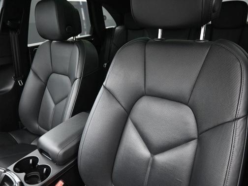 2023 Porsche Macan Base (PDK)