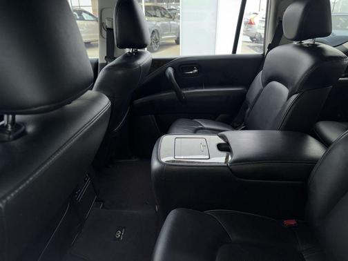 2017 INFINITI QX80 Base