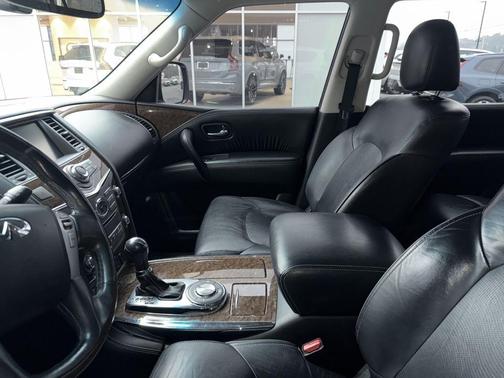 2017 INFINITI QX80 Base