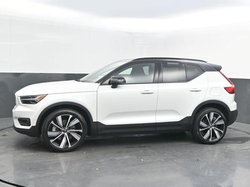 2022 Volvo XC40 Recharge Pure Electric P8 Twin Plus