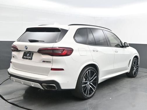 2023 BMW X5 M50i