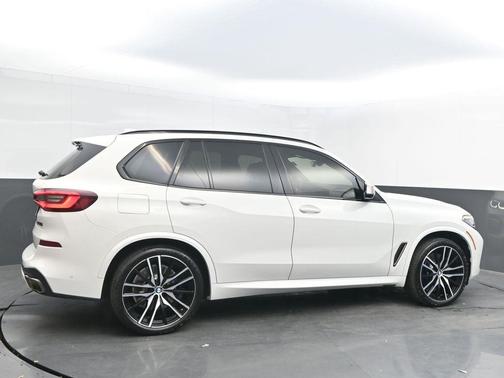 2023 BMW X5 M50i