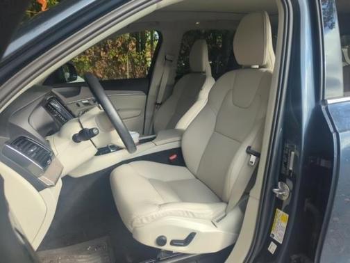 2024 Volvo XC90 B6 Plus Bright Theme 7-Seater