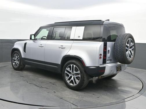 2022 Land Rover Defender 110 SE