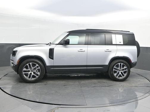 2022 Land Rover Defender 110 SE