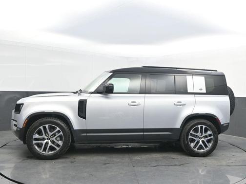 2022 Land Rover Defender 110 SE