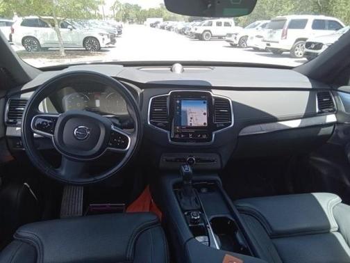 2022 Volvo XC90 T6 Inscription 7 Passenger