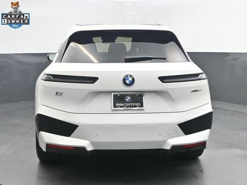 Mineral White Metallic 2023 BMW iX xDrive50